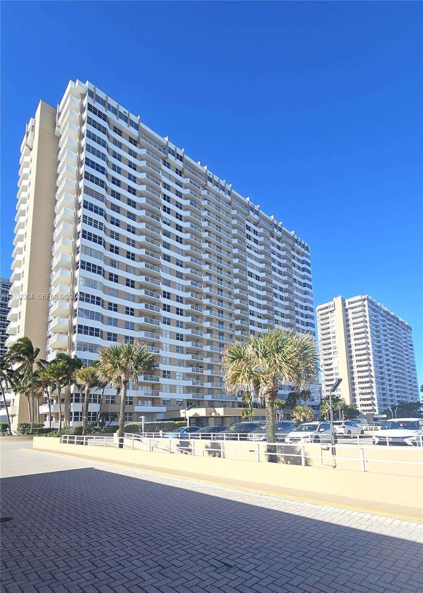 The Hemispheres at 1950 Ocean Dr, Hallandale Beach, FL 33009 - For Rent photo 1