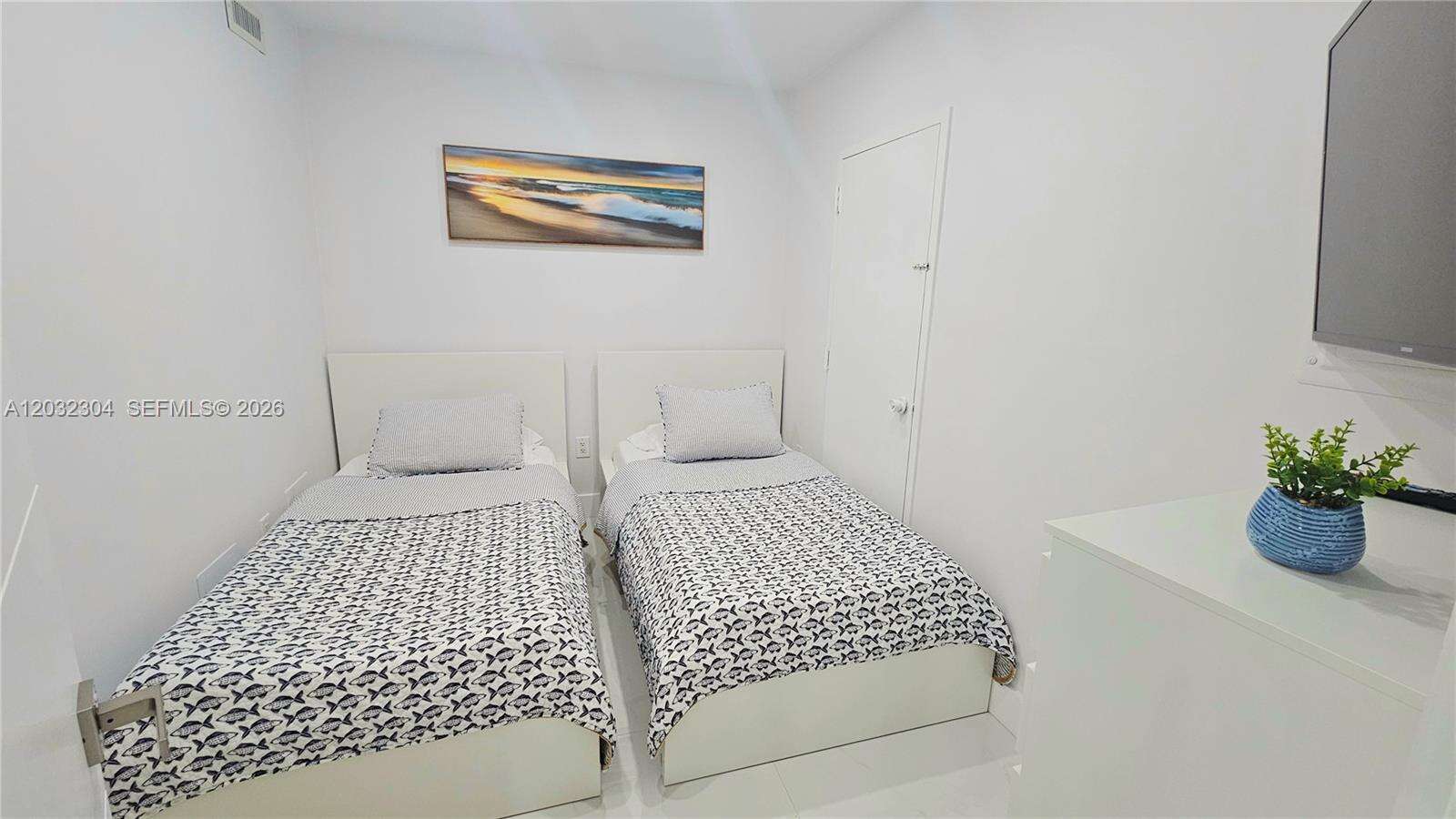 The Hemispheres at 1950 Ocean Dr, Hallandale Beach, FL 33009 - For Rent photo 11