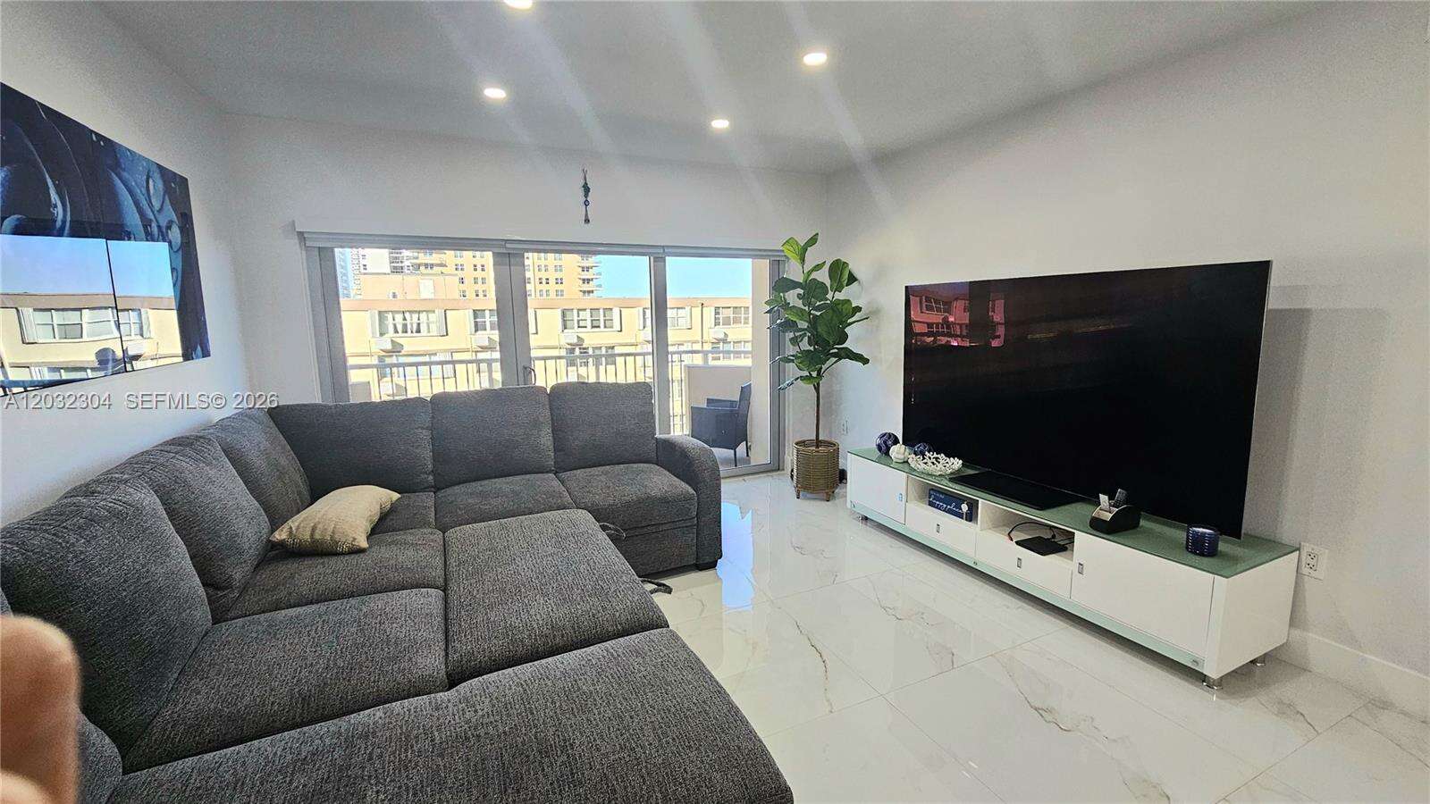 The Hemispheres at 1950 Ocean Dr, Hallandale Beach, FL 33009 - For Rent photo 15