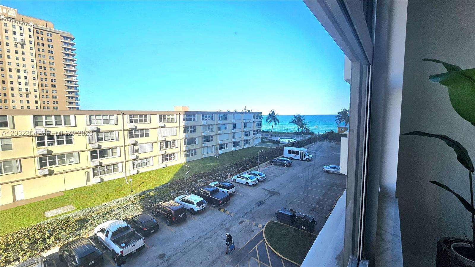The Hemispheres at 1950 Ocean Dr, Hallandale Beach, FL 33009 - For Rent photo 22