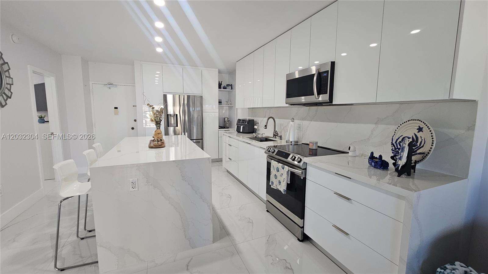 The Hemispheres at 1950 Ocean Dr, Hallandale Beach, FL 33009 - For Rent photo 6