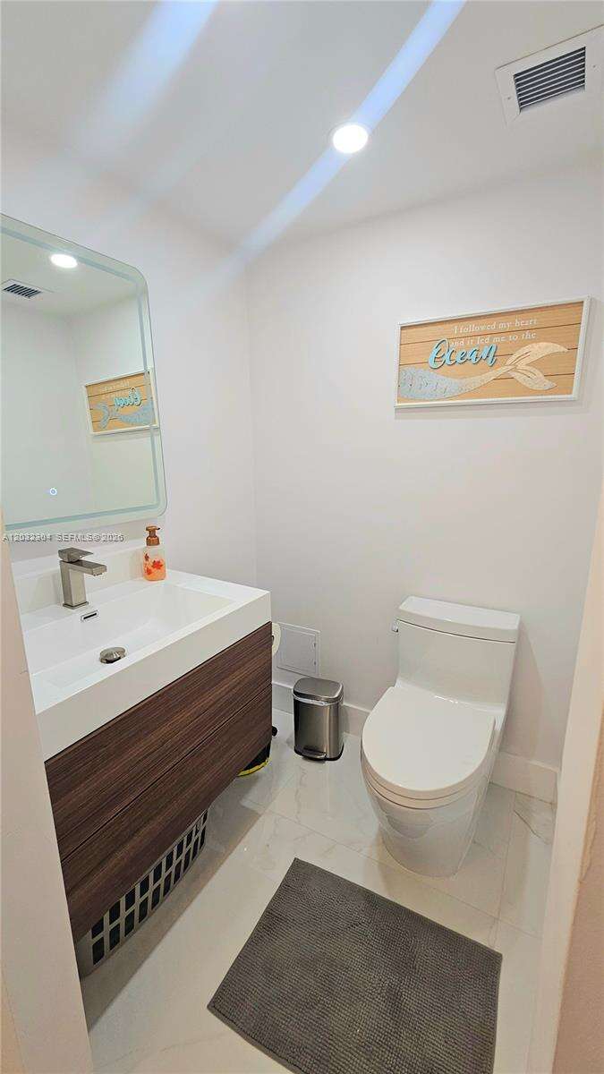 The Hemispheres at 1950 Ocean Dr, Hallandale Beach, FL 33009 - For Rent photo 8
