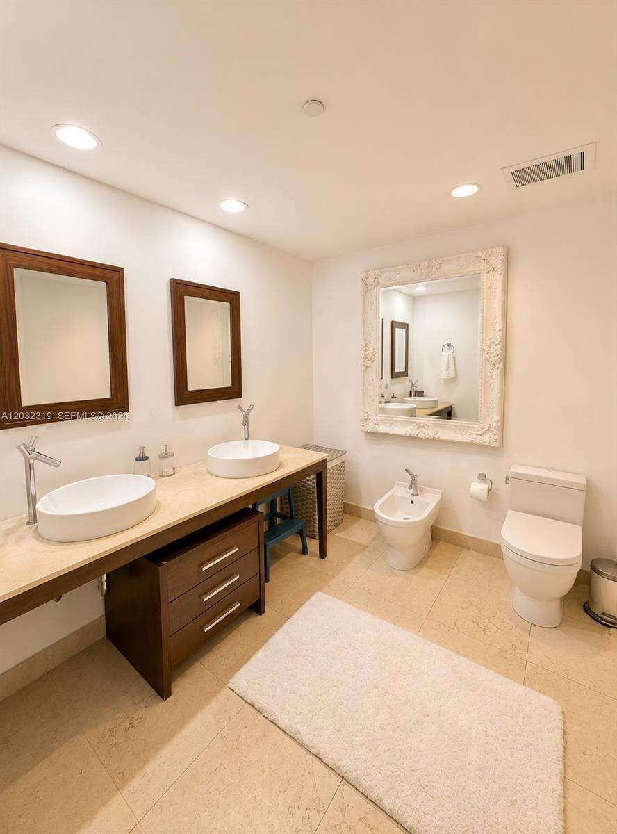 Icon Brickell 2 at 495 Brickell Ave, Miami, FL 33131 - For Rent photo 5