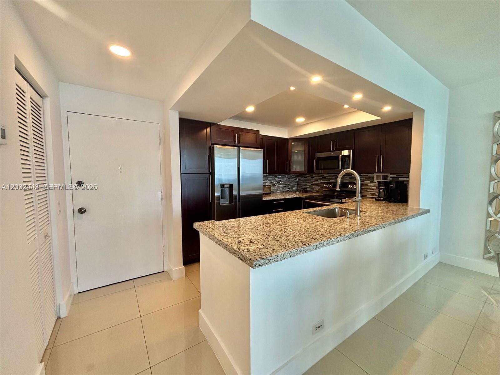 Alexander Towers at 3505 Ocean Dr, Hollywood, FL 33019 - For Rent photo 7