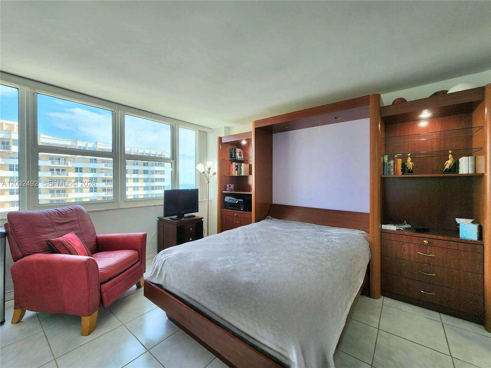 Parker Plaza at 2030 Ocean Dr, Hallandale Beach, FL 33009 - For Rent photo 16