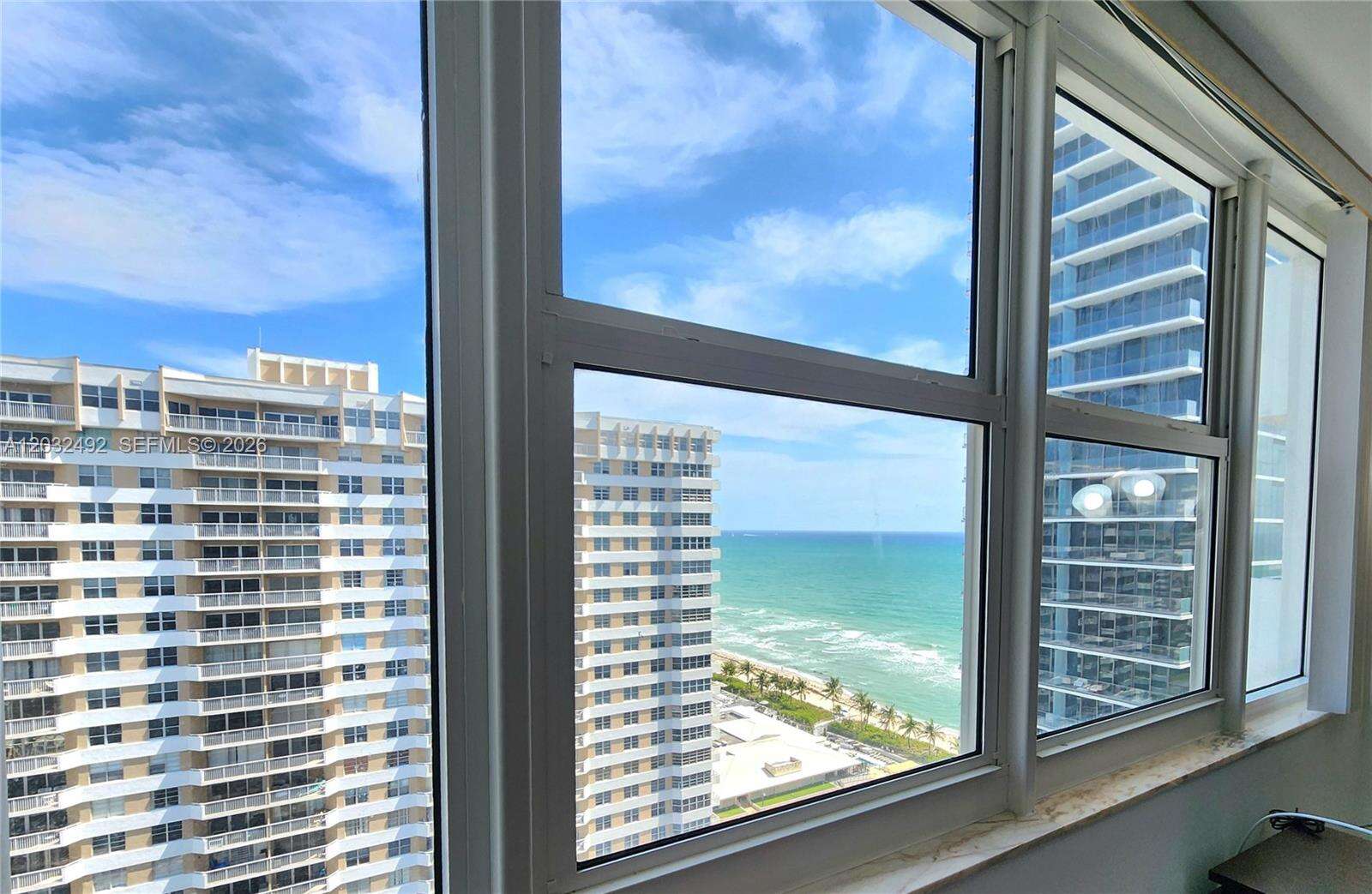 Parker Plaza at 2030 Ocean Dr, Hallandale Beach, FL 33009 - For Rent photo 17