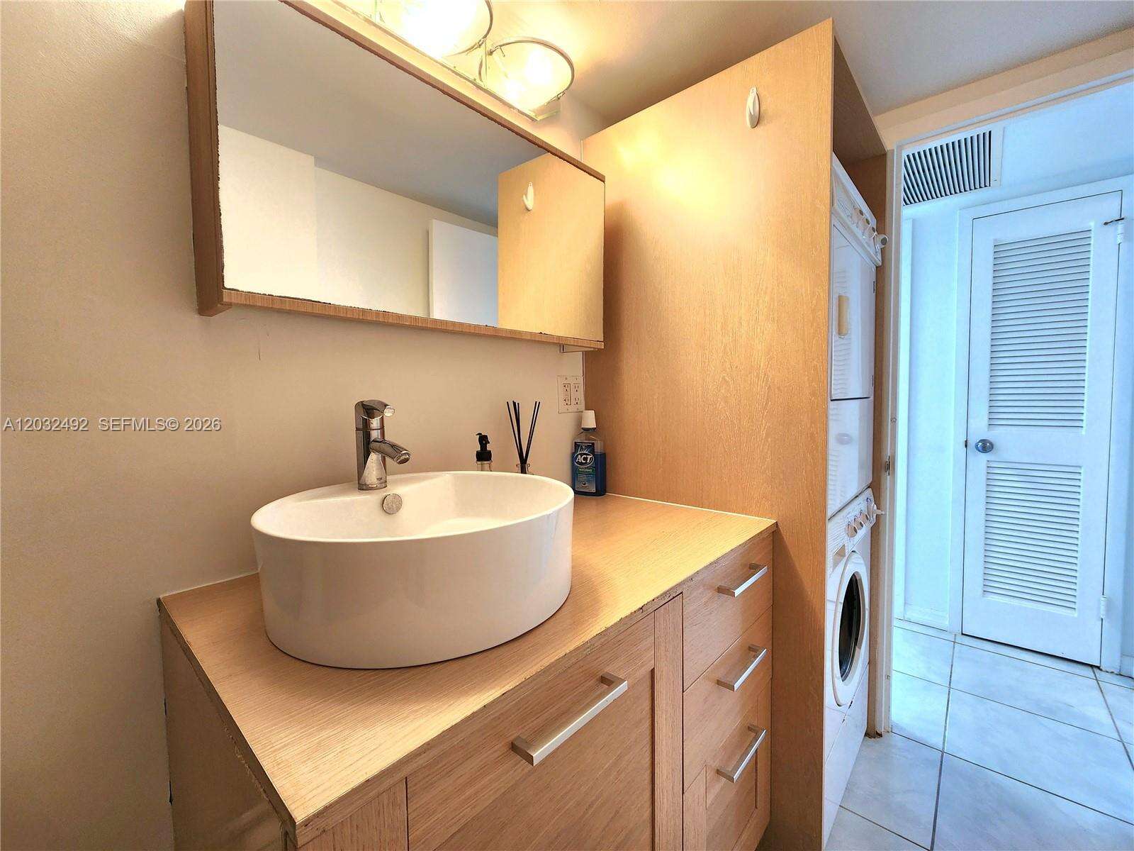 Parker Plaza at 2030 Ocean Dr, Hallandale Beach, FL 33009 - For Rent photo 21