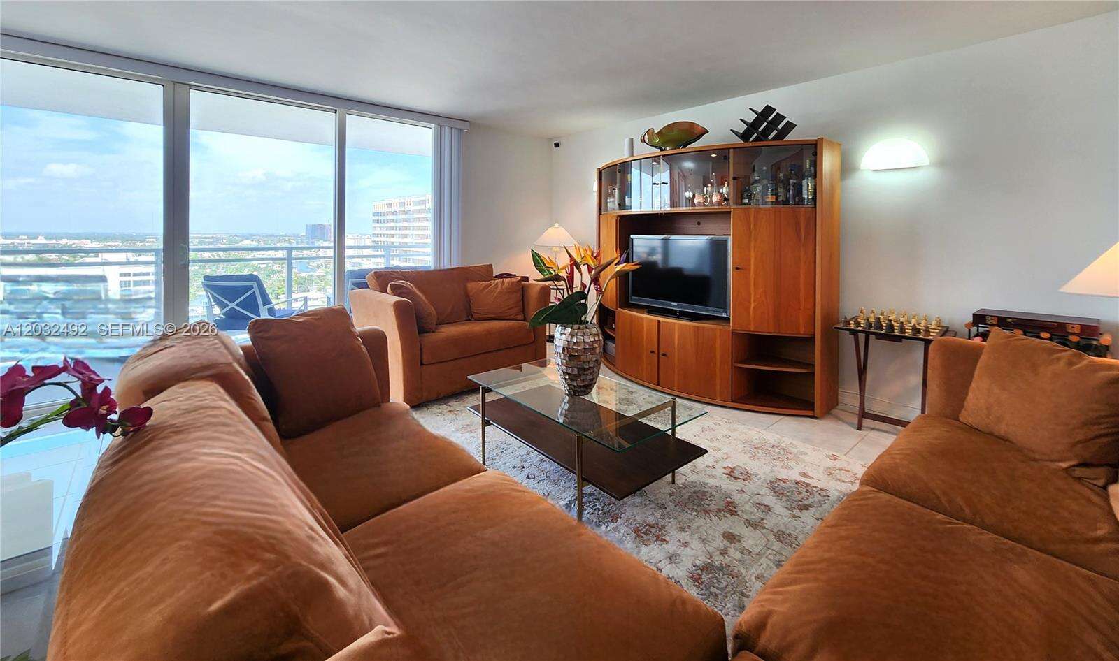 Parker Plaza at 2030 Ocean Dr, Hallandale Beach, FL 33009 - For Rent photo 8