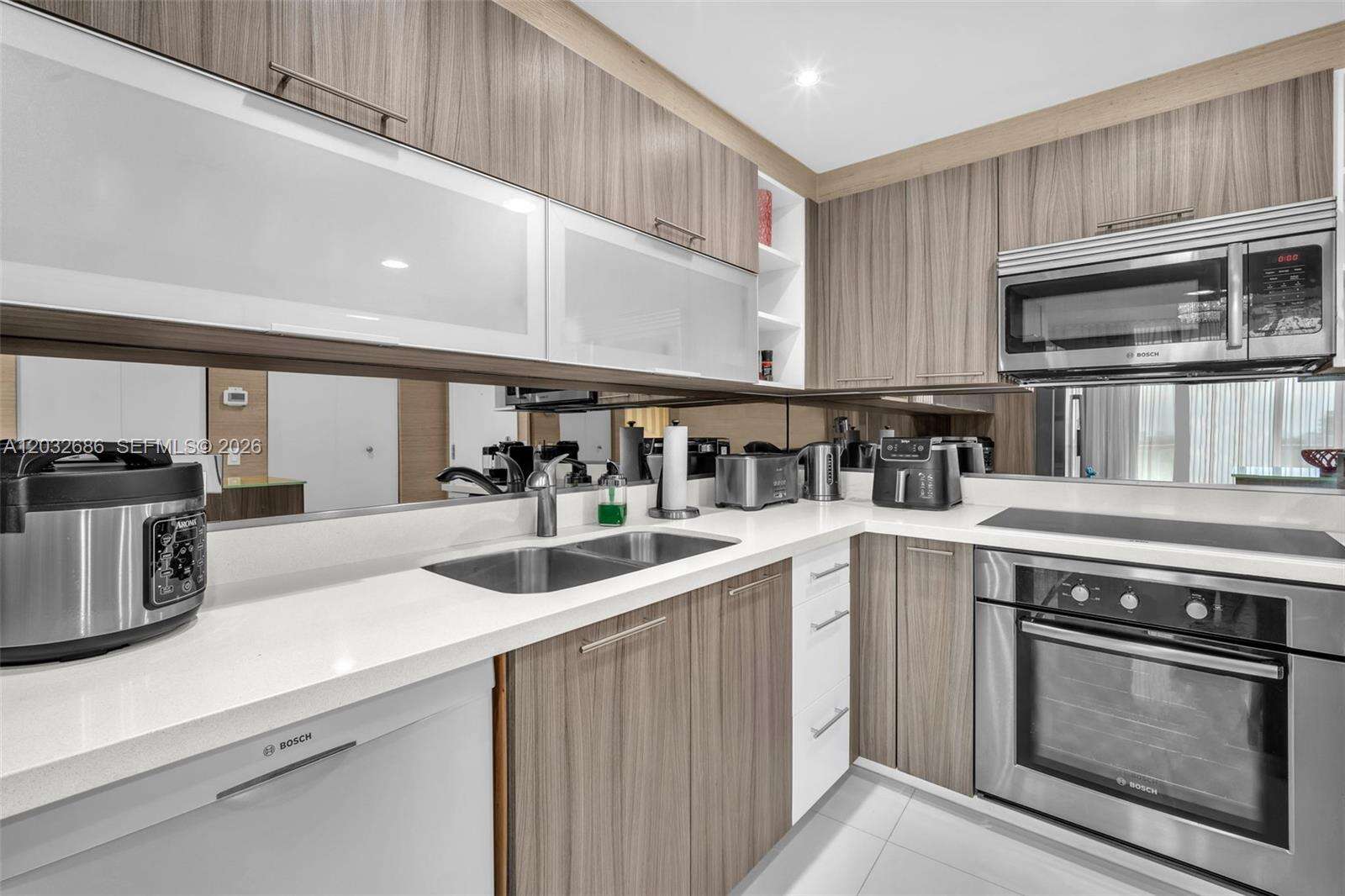 Eden House at 6700 Indian Creek Dr, Miami Beach, FL 33141 - For Rent photo 12