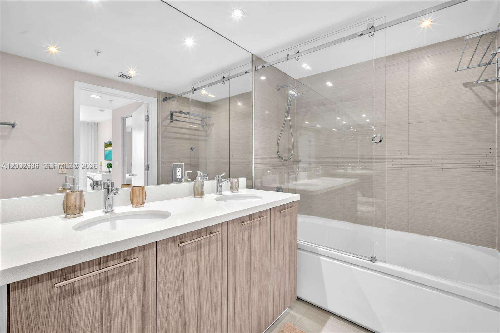 Eden House at 6700 Indian Creek Dr, Miami Beach, FL 33141 - For Rent photo 22