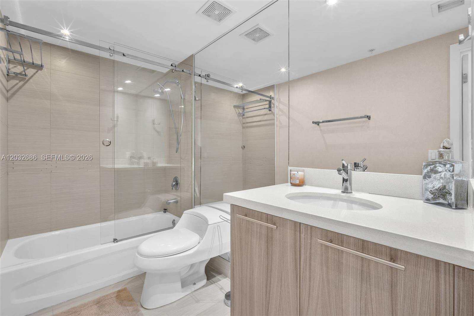 Eden House at 6700 Indian Creek Dr, Miami Beach, FL 33141 - For Rent photo 27
