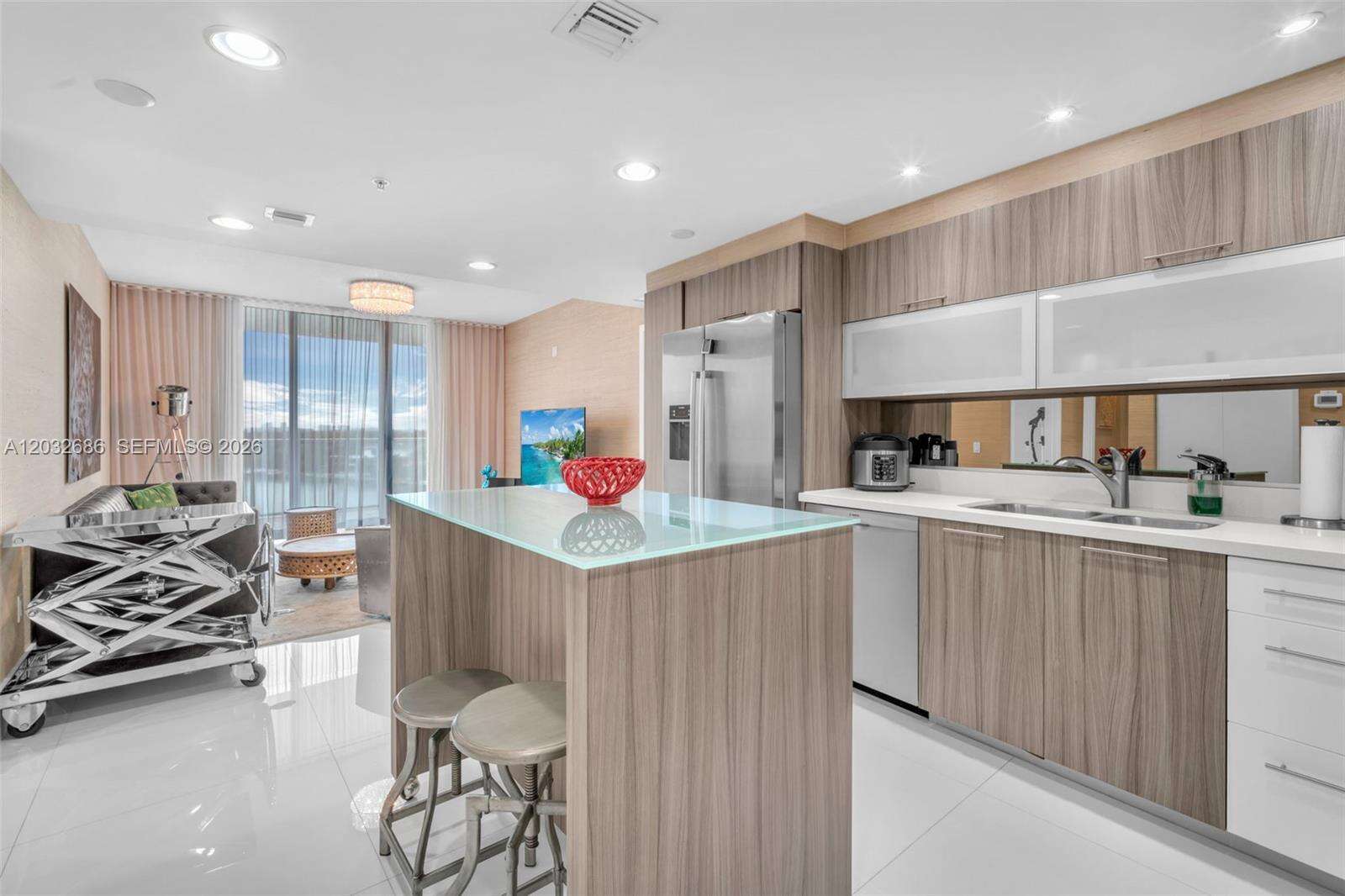 Eden House at 6700 Indian Creek Dr, Miami Beach, FL 33141 - For Rent photo 8