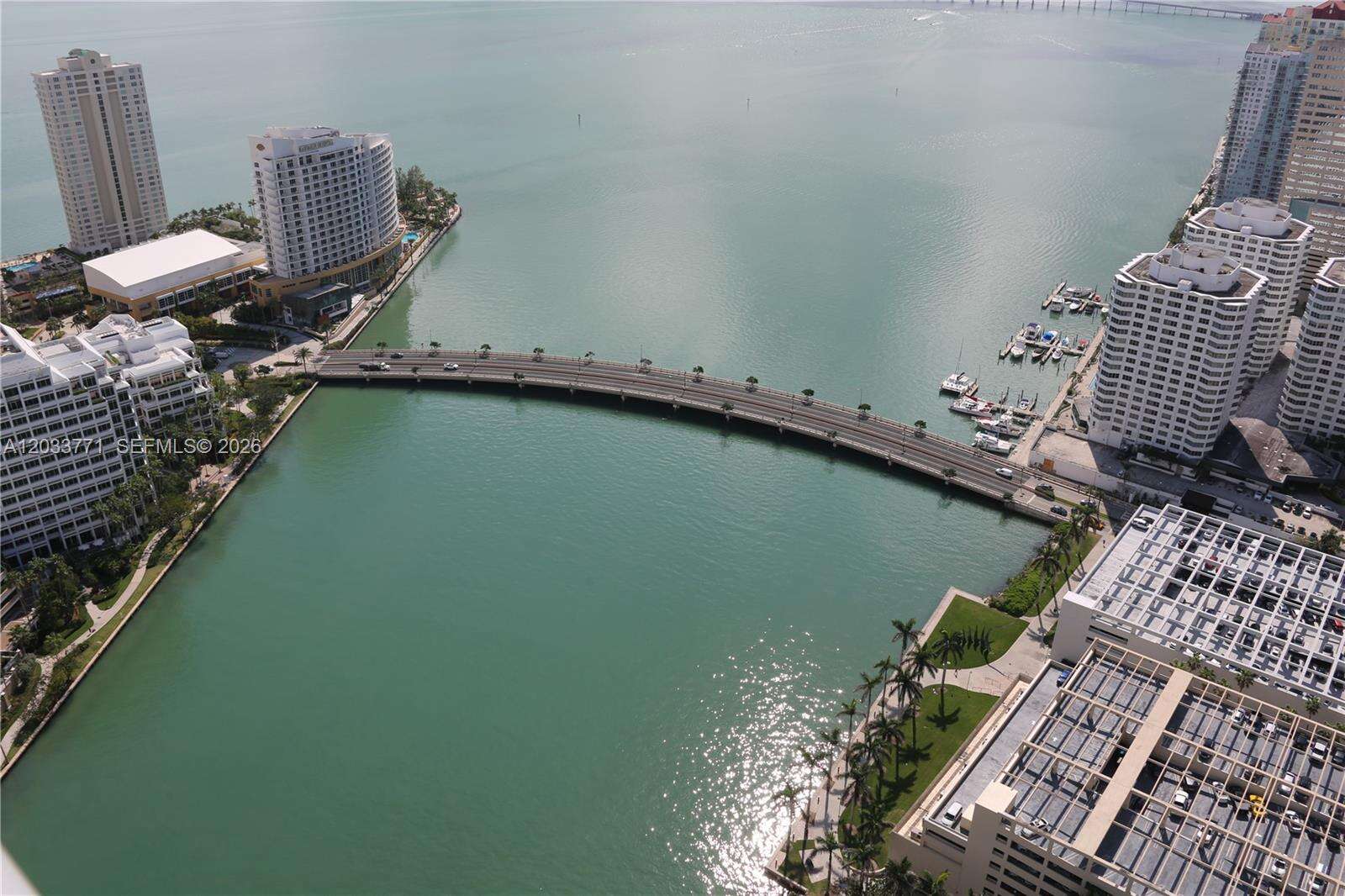 Icon Brickell 2 at 495 Brickell Ave, Miami, FL 33131 - For Rent photo 10