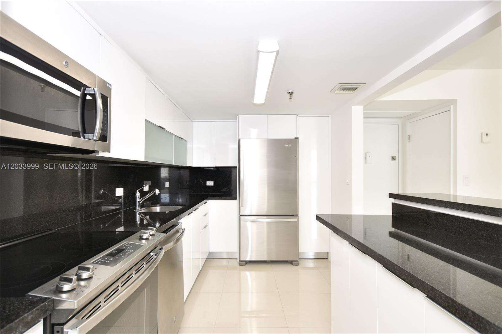 Waterview at 20505 Country Club Dr, Aventura, FL 33180 - For Rent photo 4