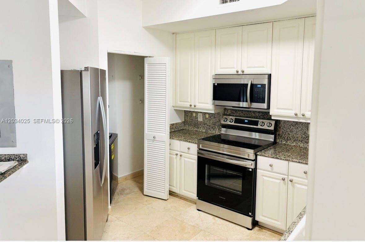 One Tequesta Point at 888 Brickell Key Dr, Miami, FL 33131 - For Rent photo 23