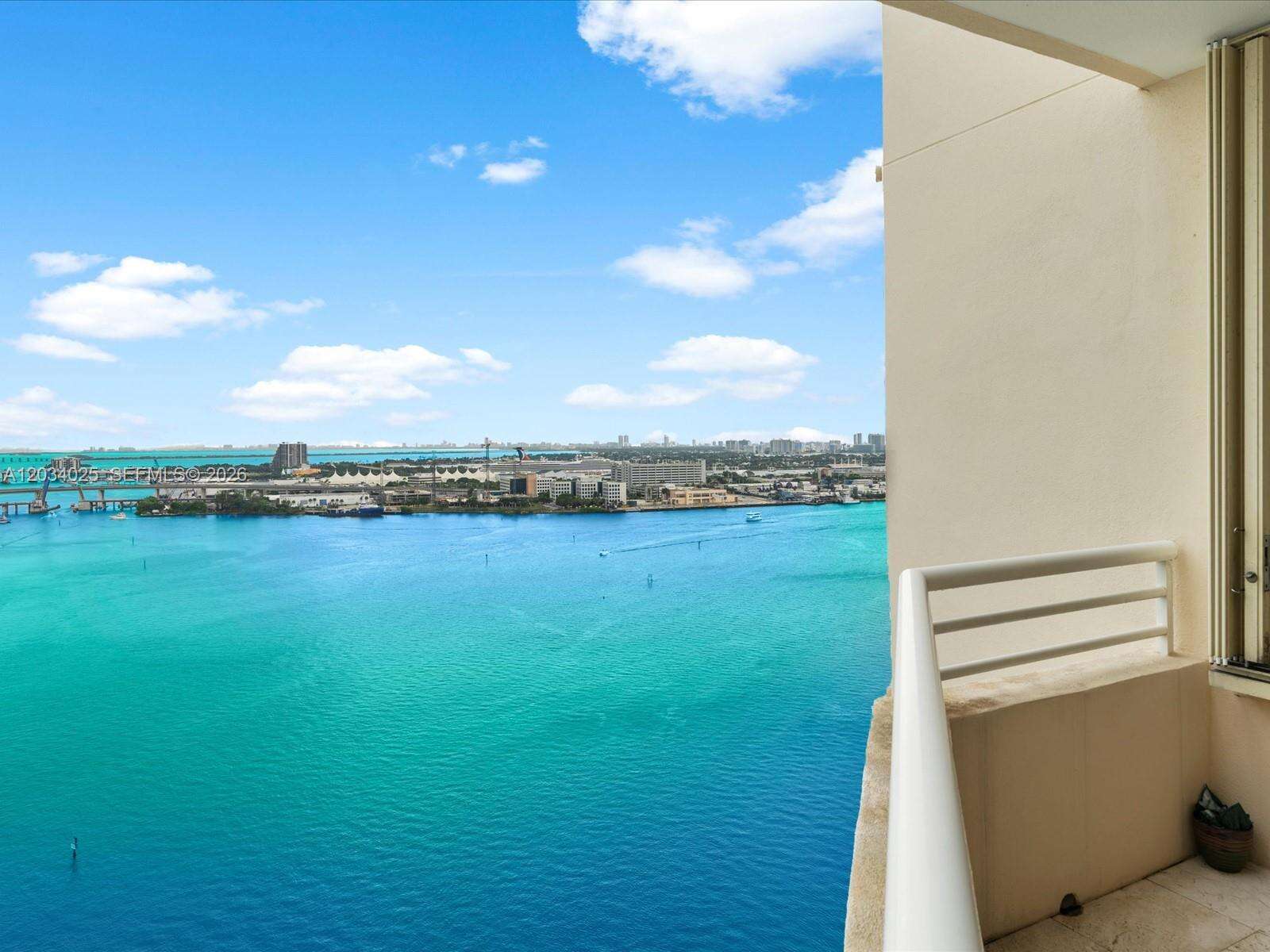 One Tequesta Point at 888 Brickell Key Dr, Miami, FL 33131 - For Rent photo 4