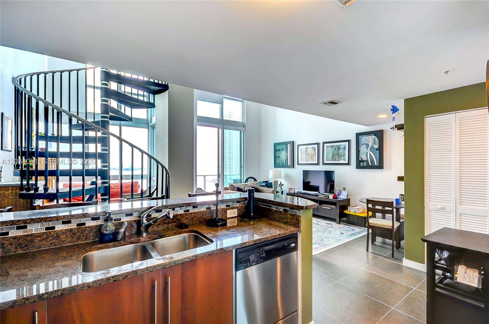 Met 1 at 300 Biscayne Bluv, Miami, FL 33131 - For Rent photo 3
