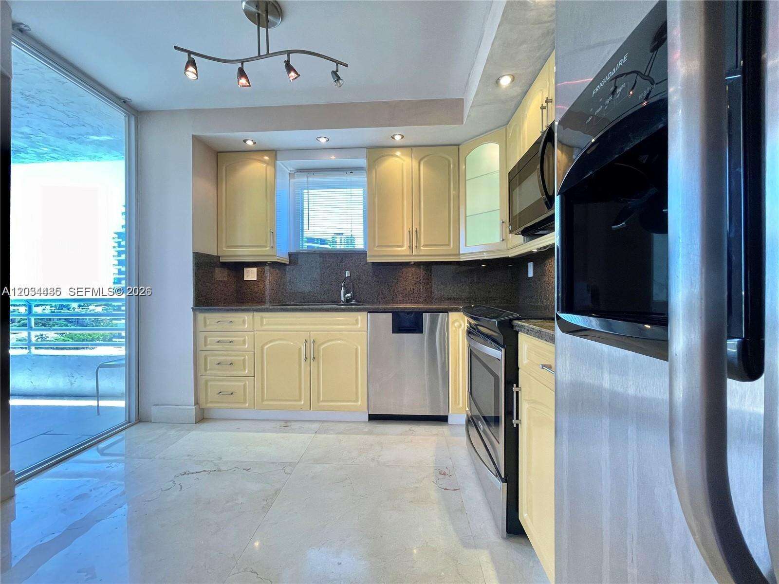 Parc Central East at 3300 192 St, Aventura, FL 33180 - For Rent photo 14