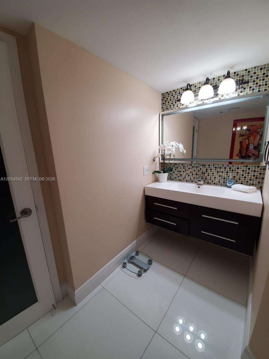 The Grand at 1717 Bayshore Dr, Miami, FL 33132 - For Rent photo 18