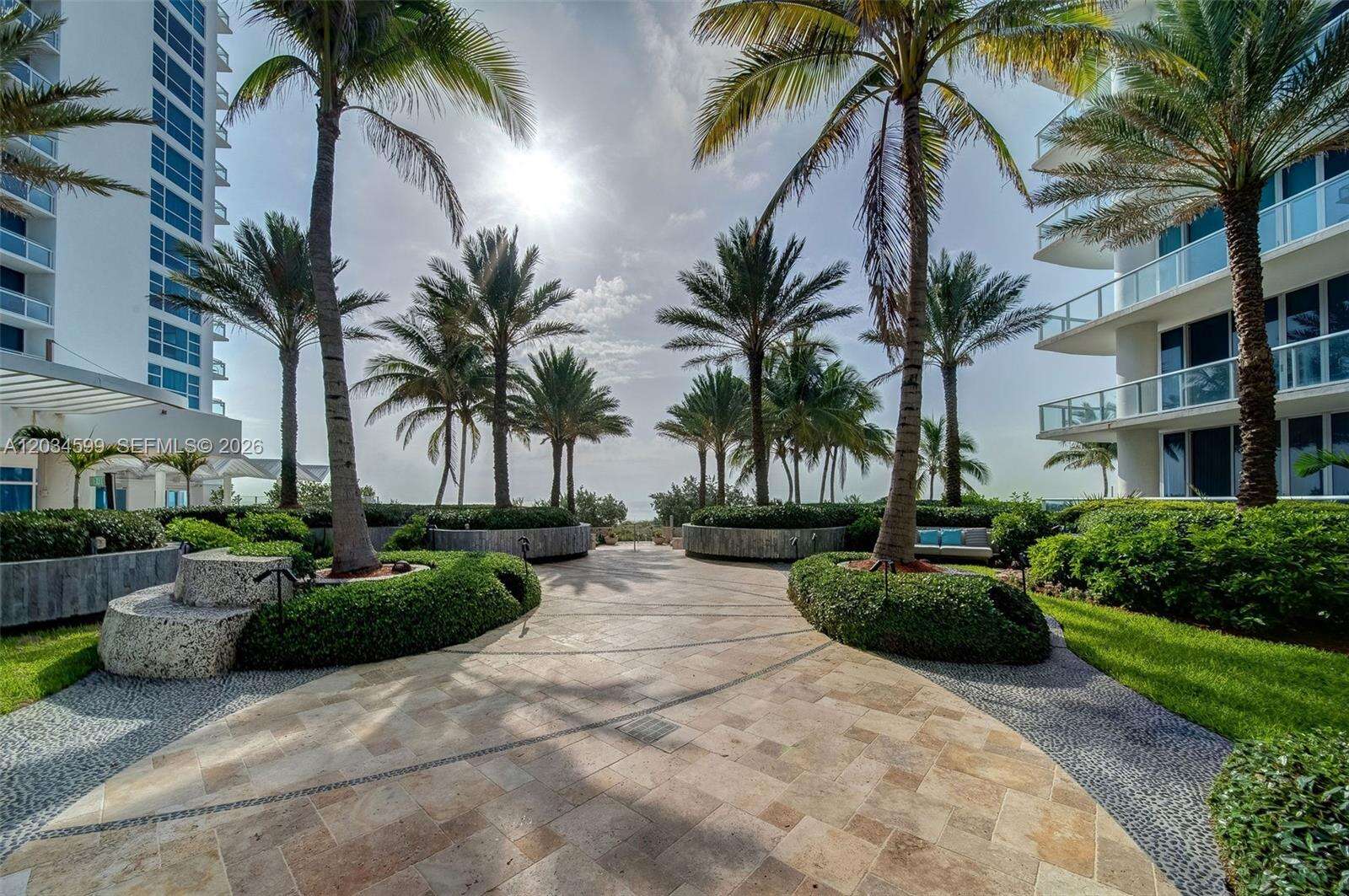Central Carillon at 6801 Collins Ave, Miami Beach, FL 33141 - For Rent photo 31