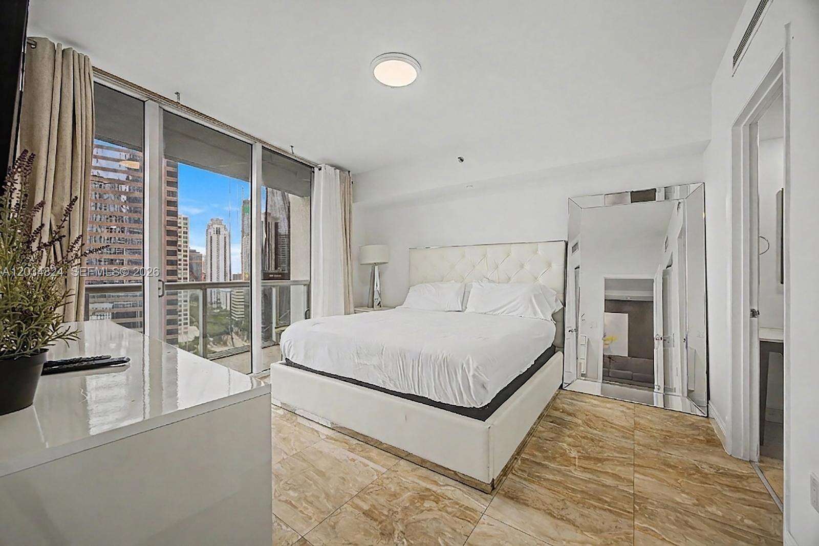 Icon Brickell 3 at 485 Brickell Ave, Miami, FL 33131 - For Rent photo 9