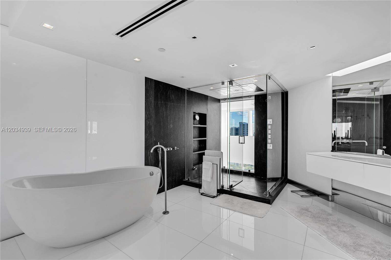 The Grand Venetian at 10 Venetian Way, Miami Beach, FL 33139 - For Rent photo 37