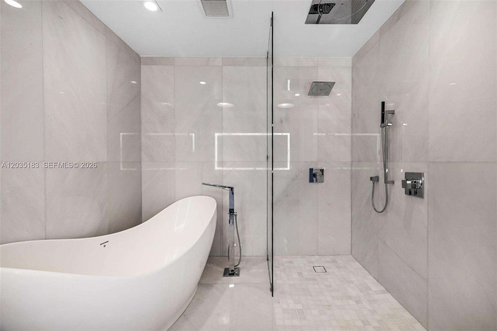 Parque Towers at 330 Sunny Isles Blvd, Sunny Isles Beach, FL 33160 - For Rent photo 42