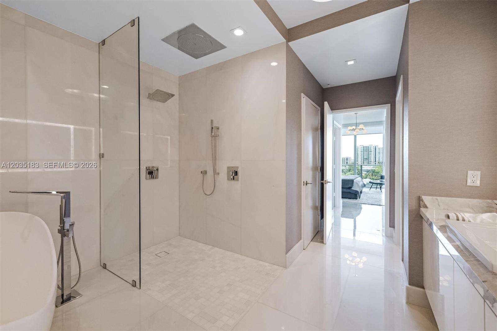 Parque Towers at 330 Sunny Isles Blvd, Sunny Isles Beach, FL 33160 - For Rent photo 43