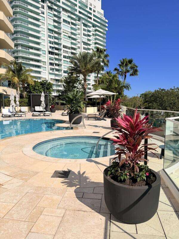 South Pointe Towers at 400 Pointe Dr, Miami Beach, FL 33139 - For Rent photo 21
