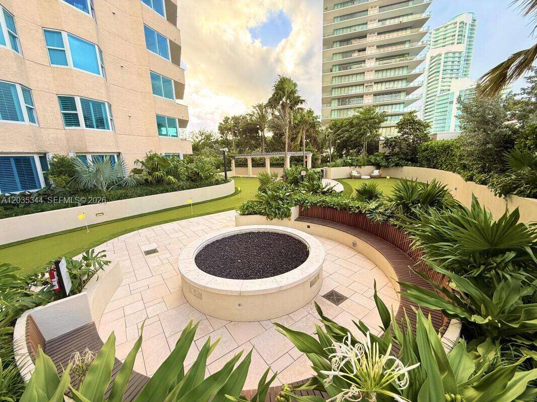 South Pointe Towers at 400 Pointe Dr, Miami Beach, FL 33139 - For Rent photo 24