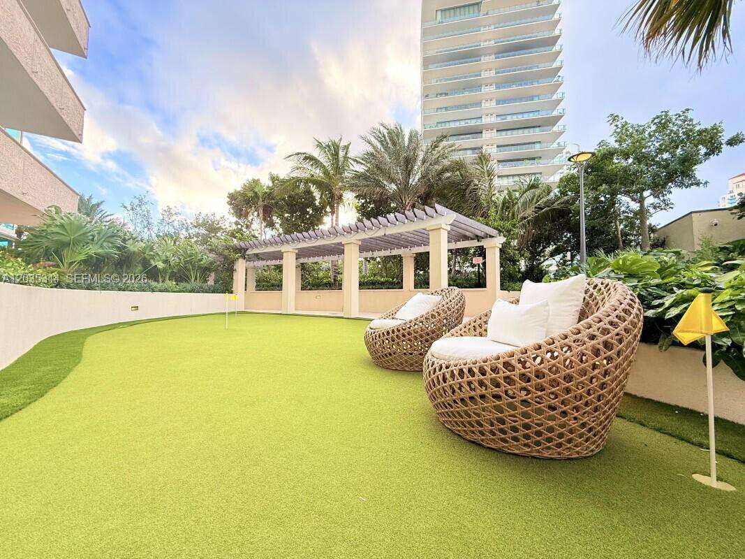 South Pointe Towers at 400 Pointe Dr, Miami Beach, FL 33139 - For Rent photo 25