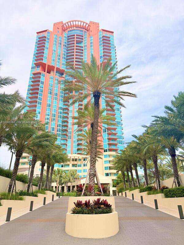 South Pointe Towers at 400 Pointe Dr, Miami Beach, FL 33139 - For Rent photo 28