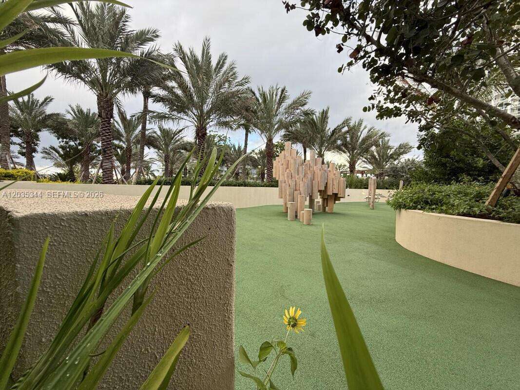 South Pointe Towers at 400 Pointe Dr, Miami Beach, FL 33139 - For Rent photo 31
