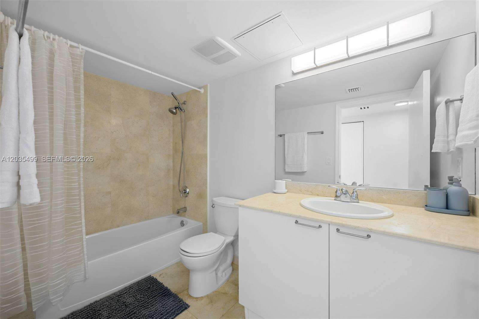 La Perla at 16699 Collins Ave, Sunny Isles Beach, FL 33160 - For Rent photo 13