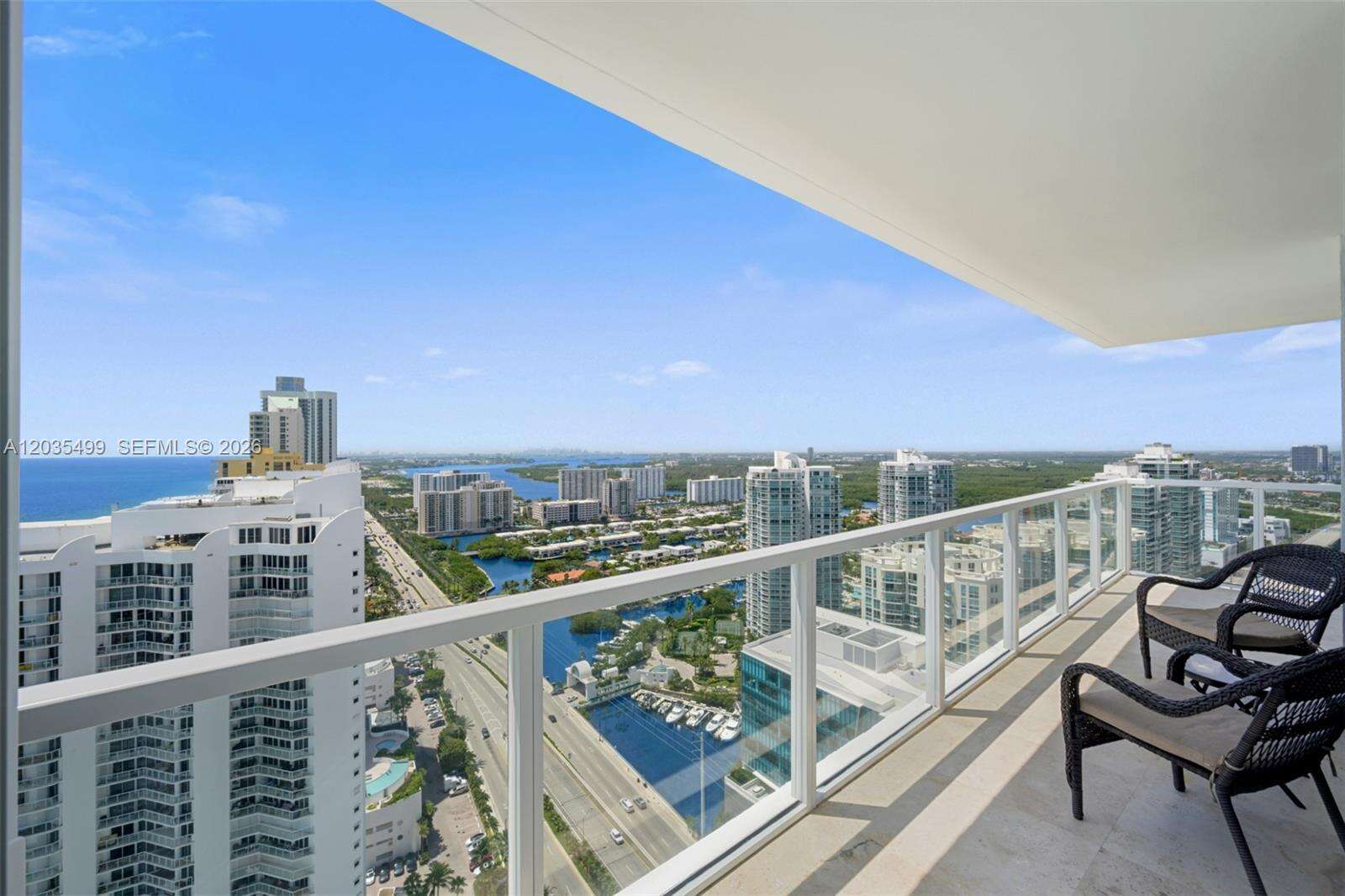 La Perla at 16699 Collins Ave, Sunny Isles Beach, FL 33160 - For Rent photo 20
