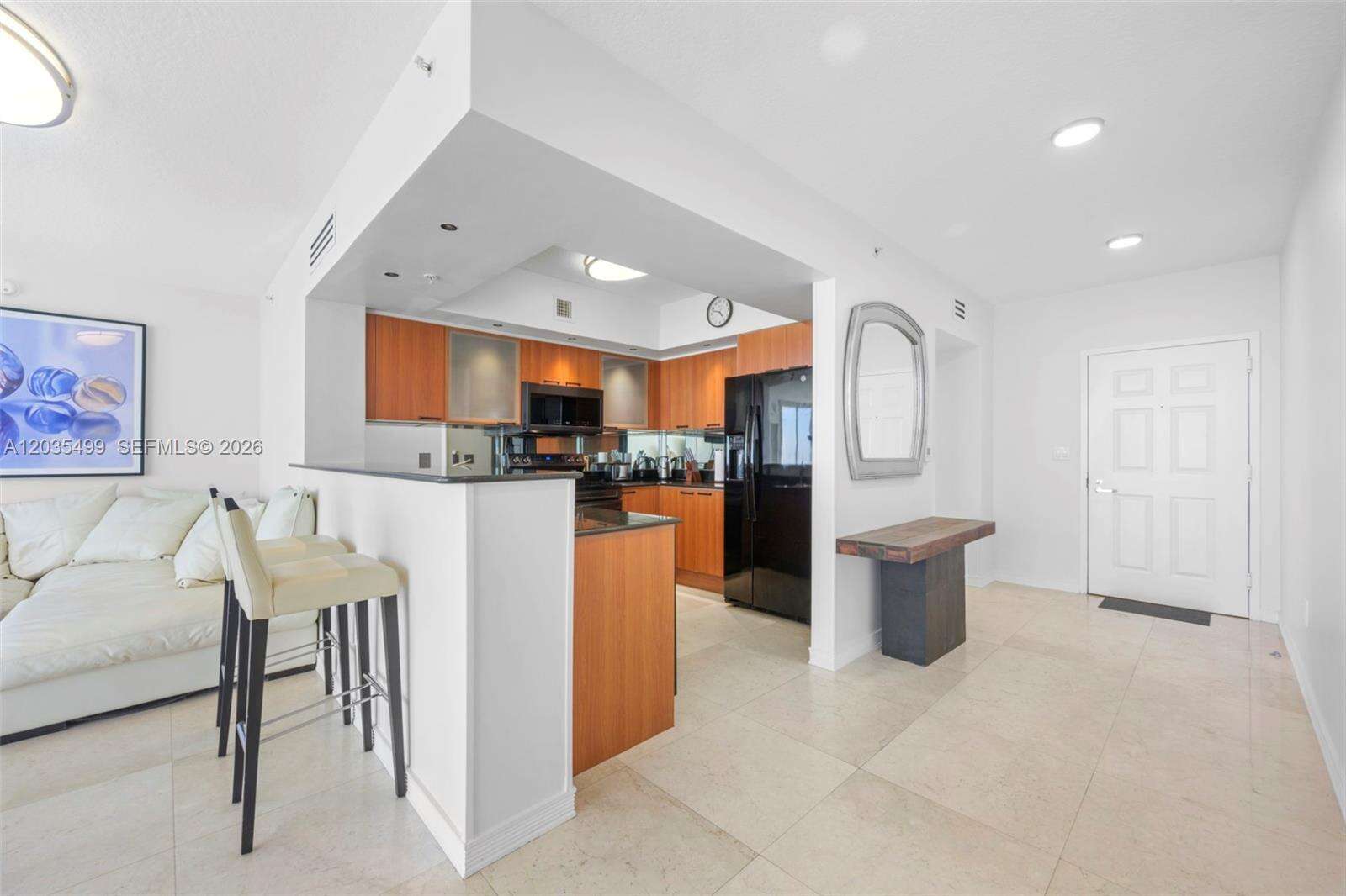 La Perla at 16699 Collins Ave, Sunny Isles Beach, FL 33160 - For Rent photo 6