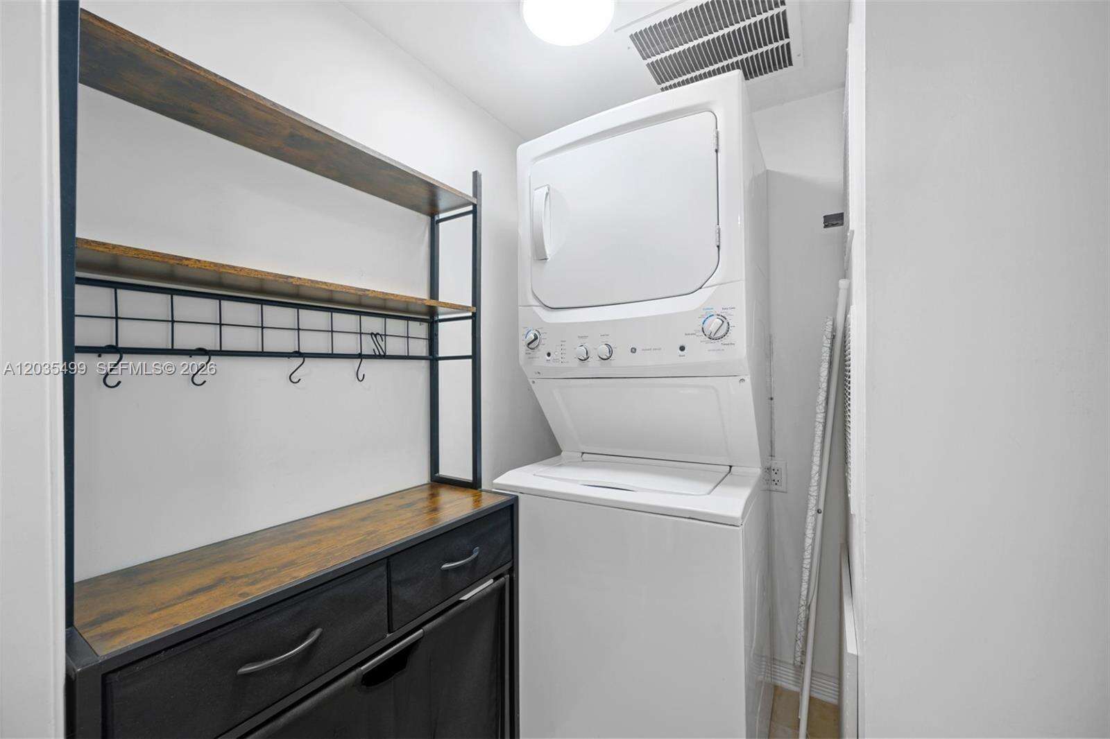 La Perla at 16699 Collins Ave, Sunny Isles Beach, FL 33160 - For Rent photo 9