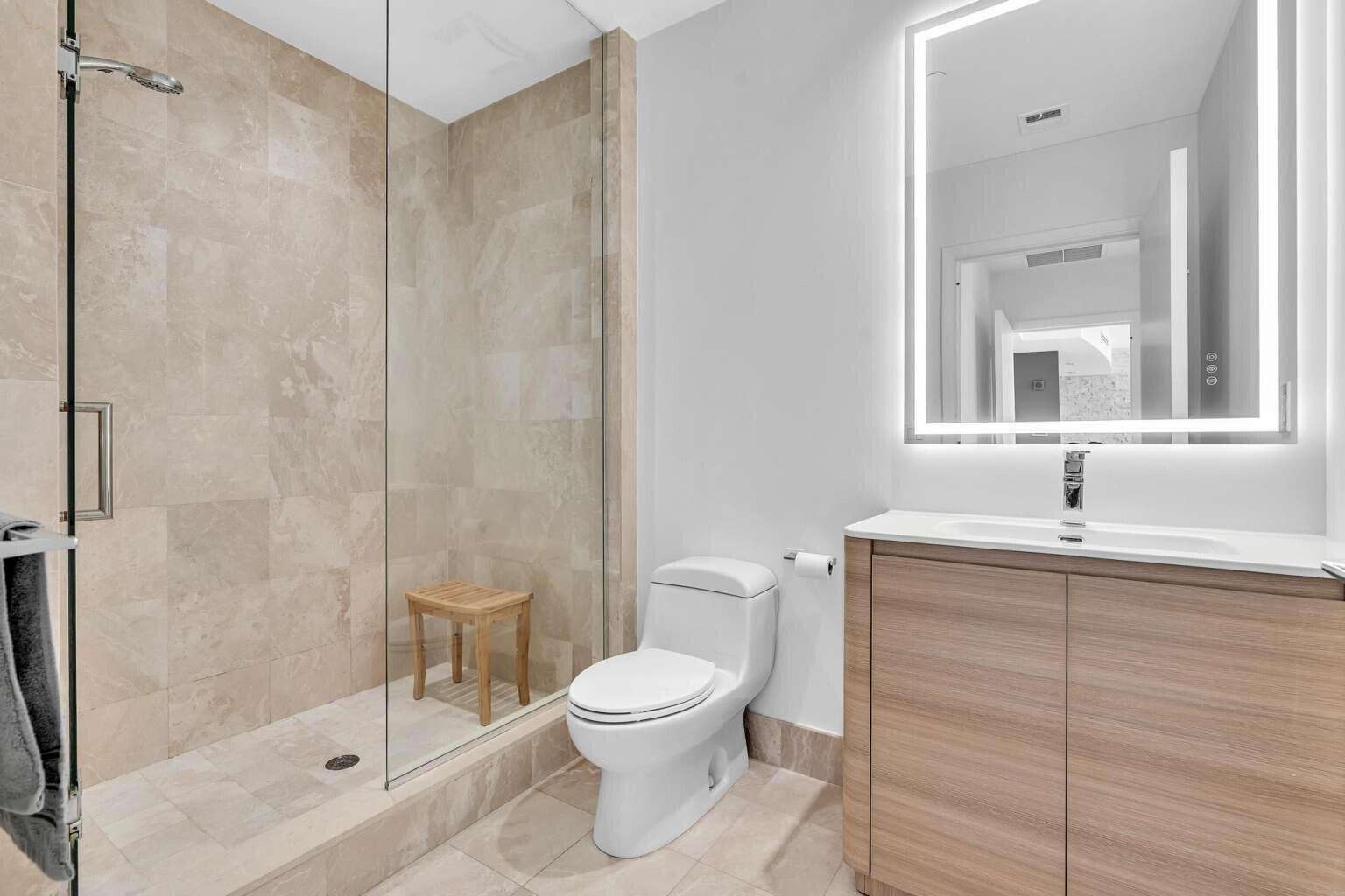 Jade Ocean at 17121 Collins, Sunny Isles Beach, FL 33160 - For Rent photo 11