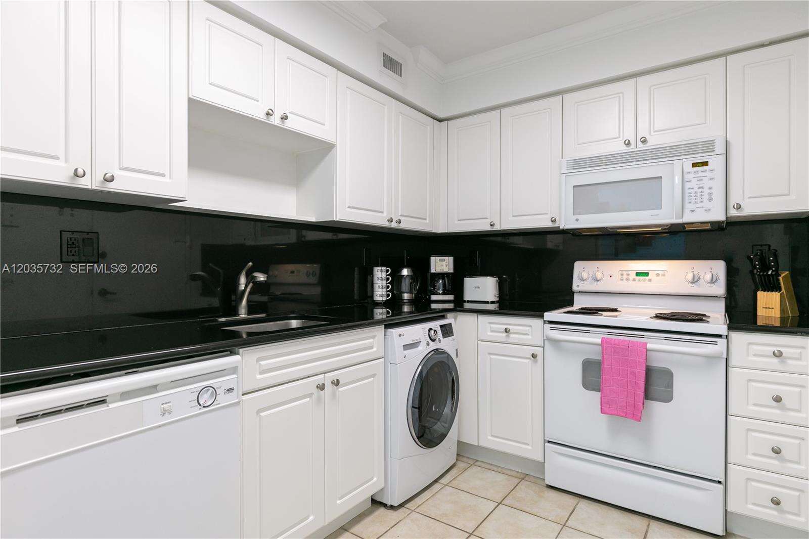 The Wave at 2501 Ocean Dr, Hollywood, FL 33019 - For Rent photo 20