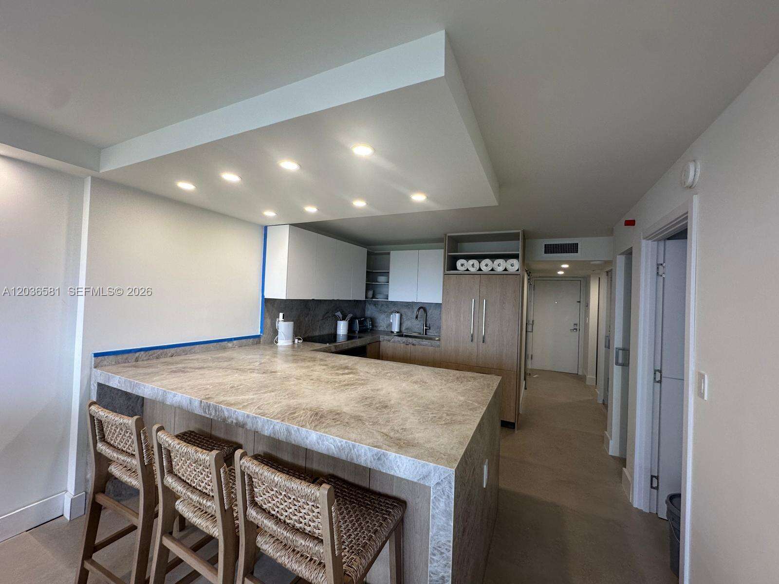 Club Atlantis at 2555 Collins Ave, Miami Beach, FL 33140 - For Rent photo 2