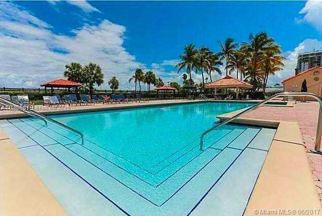 Club Atlantis at 2555 Collins Ave, Miami Beach, FL 33140 - For Rent photo 13