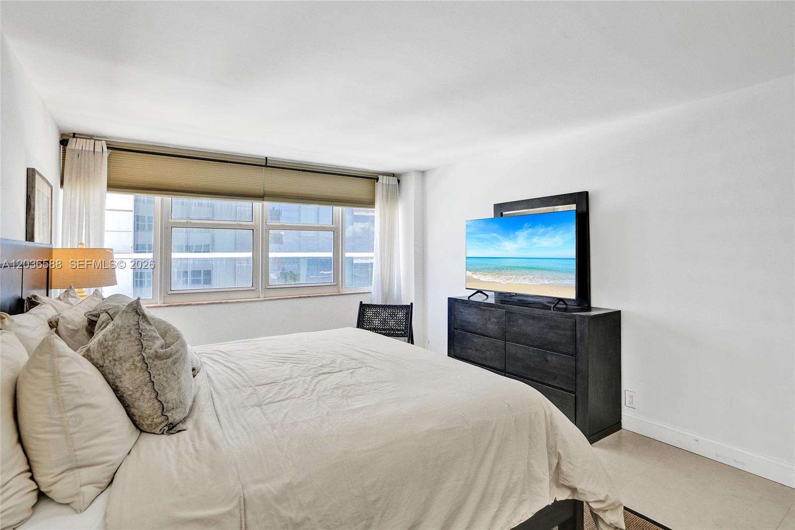 Parker Plaza at 2030 Ocean Dr, Hallandale Beach, FL 33009 - For Rent photo 17