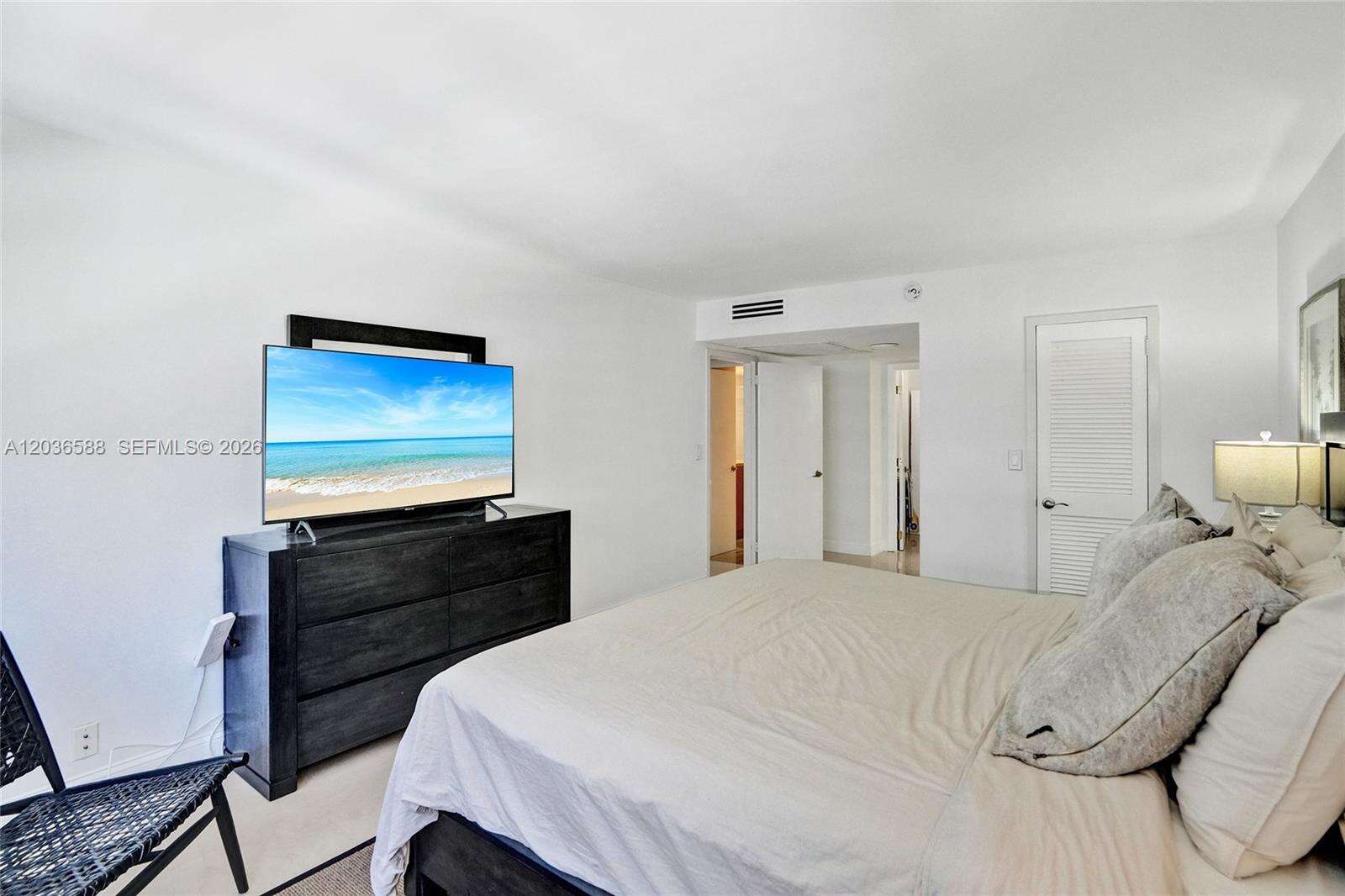 Parker Plaza at 2030 Ocean Dr, Hallandale Beach, FL 33009 - For Rent photo 20