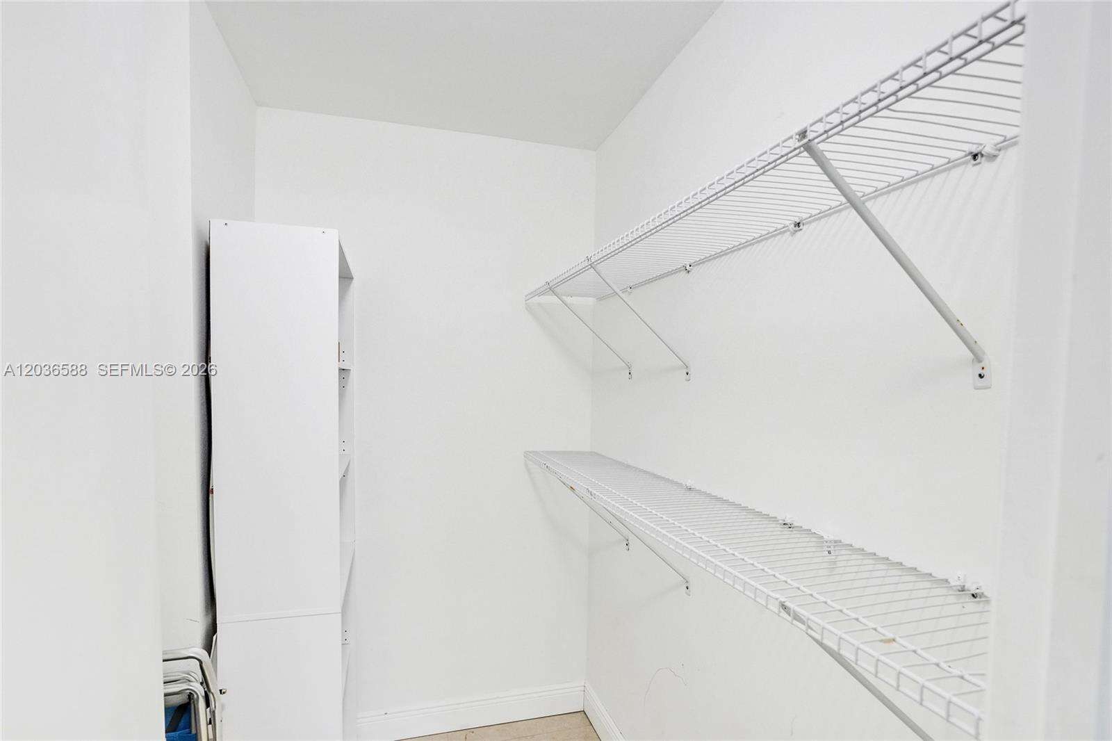 Parker Plaza at 2030 Ocean Dr, Hallandale Beach, FL 33009 - For Rent photo 21