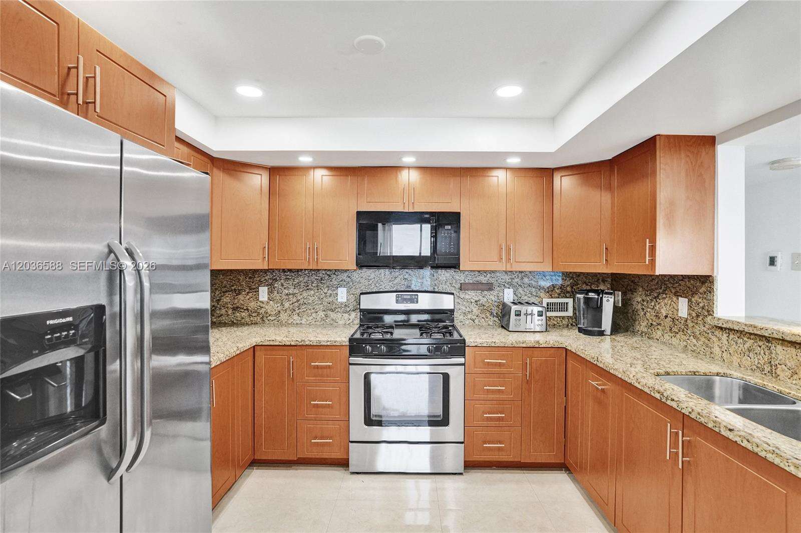 Parker Plaza at 2030 Ocean Dr, Hallandale Beach, FL 33009 - For Rent photo 7