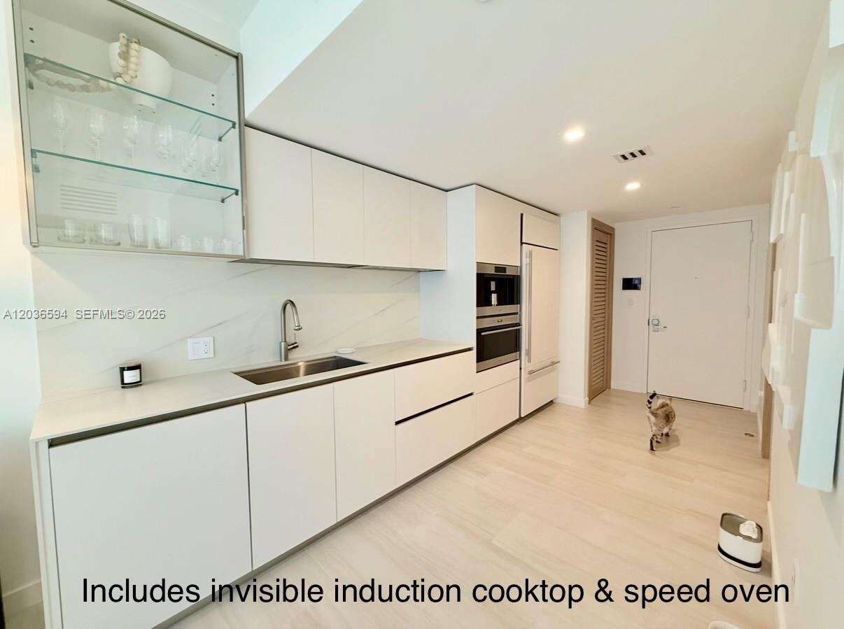 Icon Brickell 2 at 495 Brickell Ave, Miami, FL 33131 - For Rent photo 4