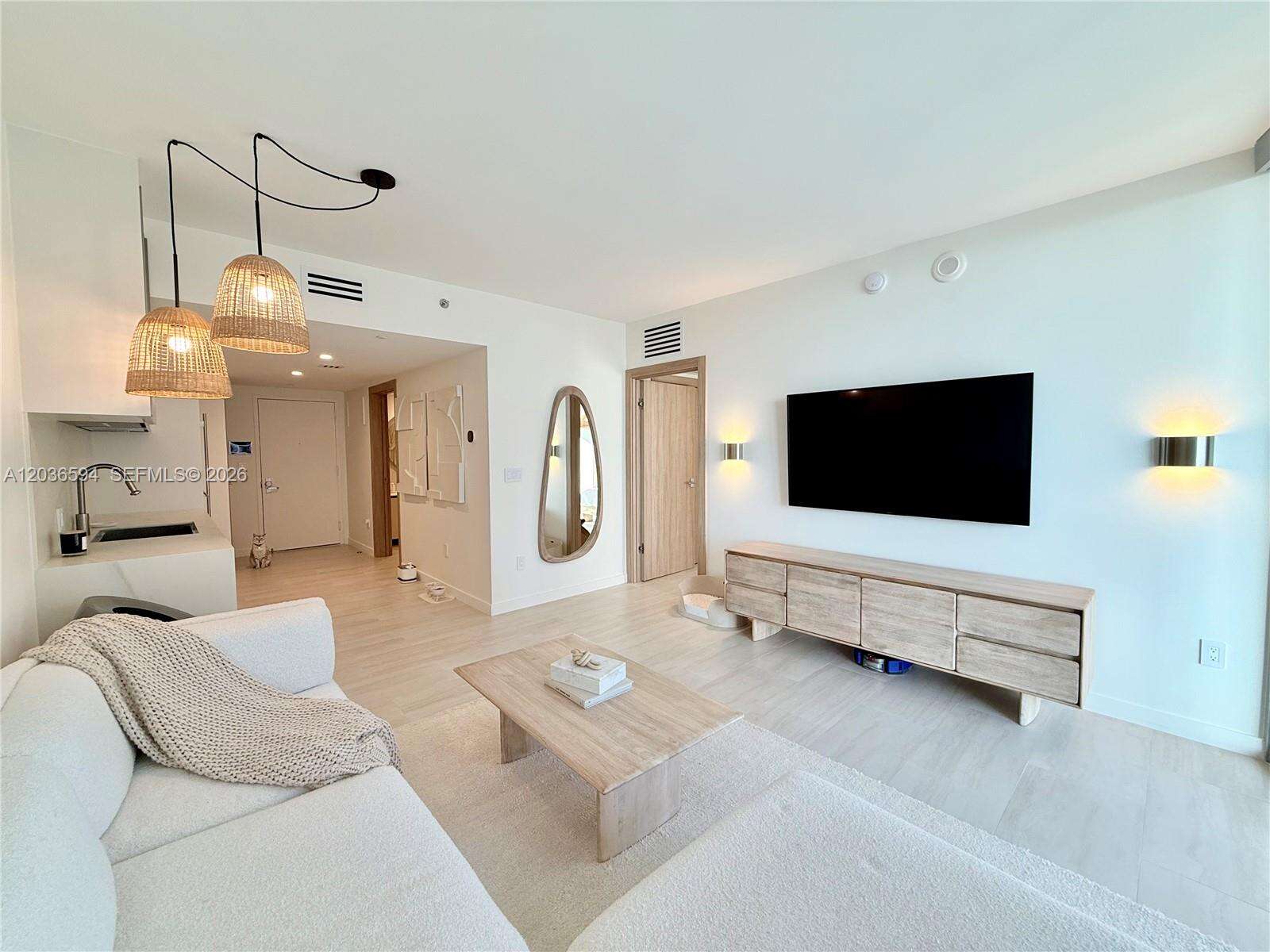 Icon Brickell 2 at 495 Brickell Ave, Miami, FL 33131 - For Rent photo 8
