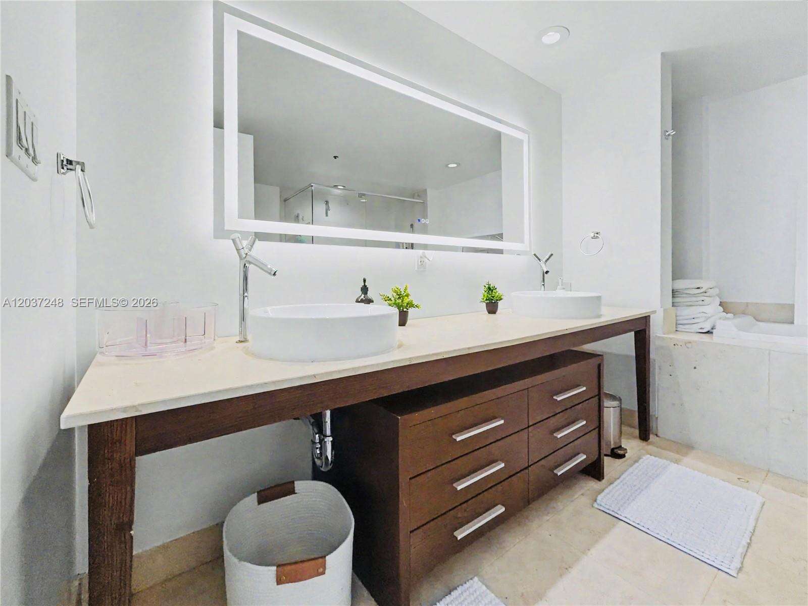 Icon Brickell 1 at 465 Brickell Ave, Miami, FL 33131 - For Rent photo 17