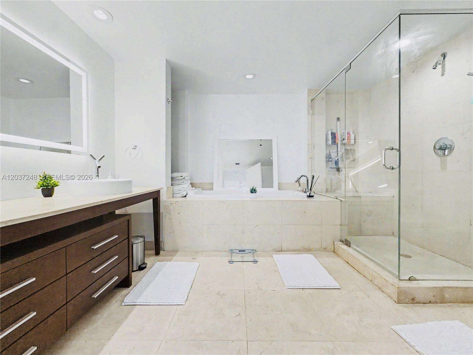 Icon Brickell 1 at 465 Brickell Ave, Miami, FL 33131 - For Rent photo 18