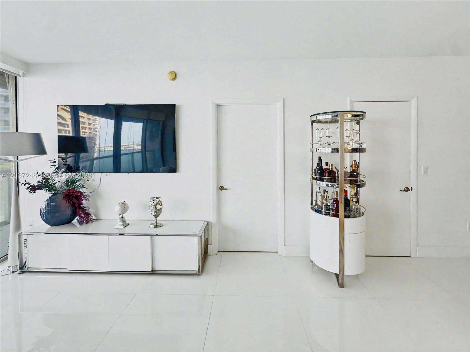 Icon Brickell 1 at 465 Brickell Ave, Miami, FL 33131 - For Rent photo 6